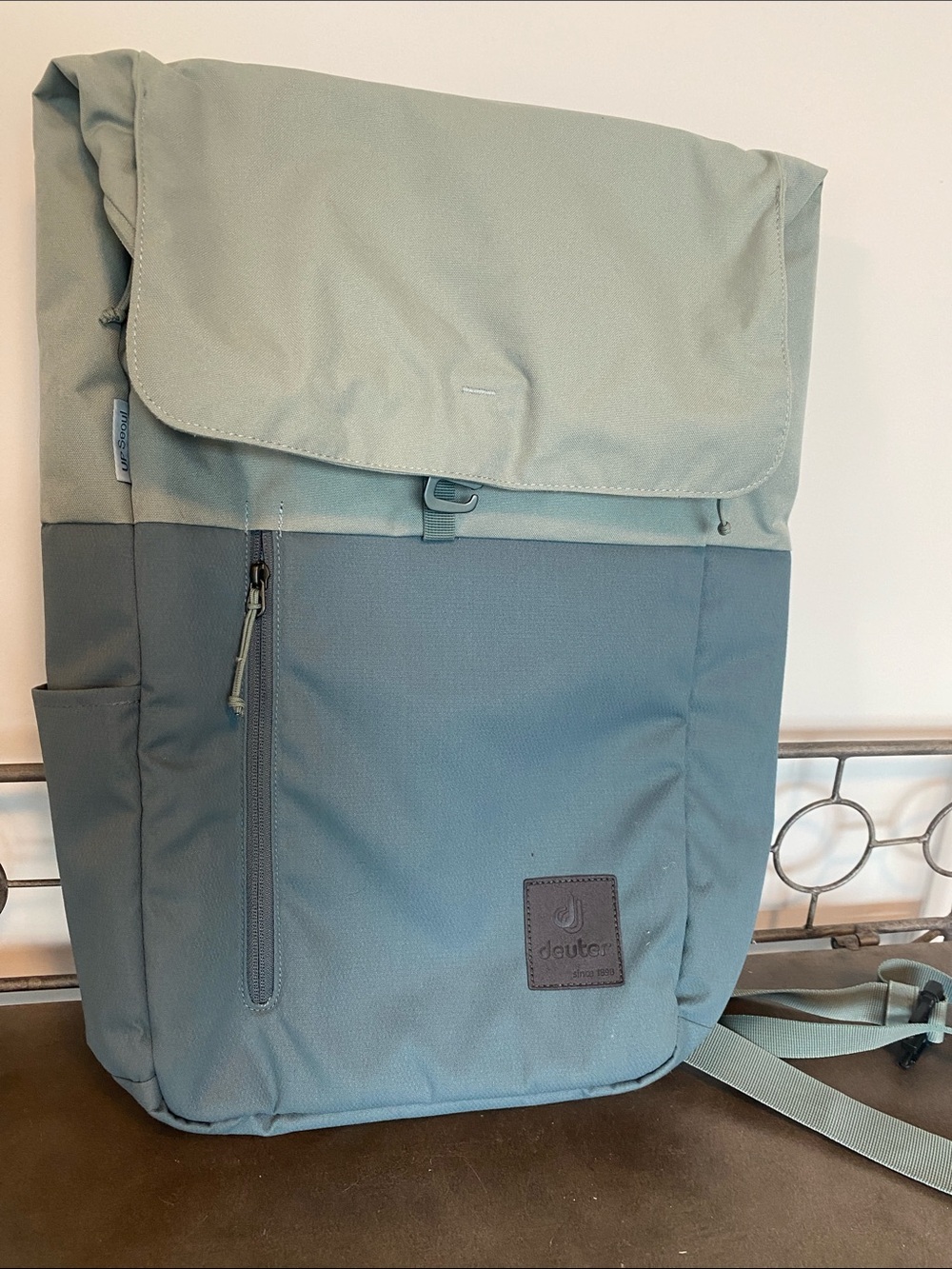 Deuter Two-Tone Sage Green UP Seoul